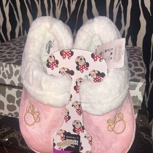 Disney’s Minnie Mouse Faux Suede Mule Slippers woman’s large fits size 9-10